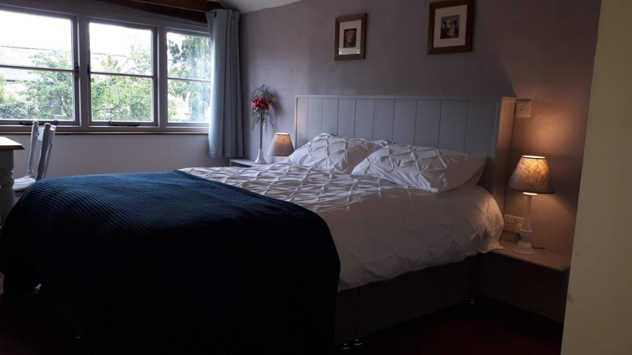 Bed and Breakfast The Byre North End Farm Ashton Keynes Екстер'єр фото