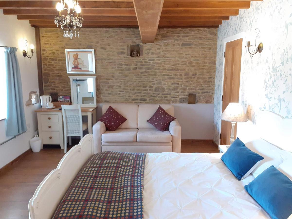 Bed and Breakfast The Byre North End Farm Ashton Keynes Екстер'єр фото